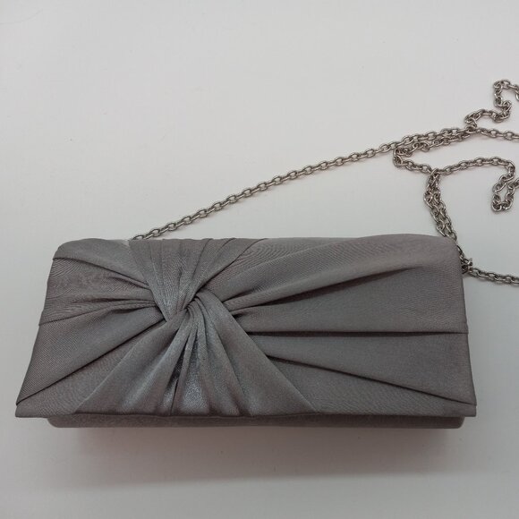 Charming Charlie RSVP Silver Pleated Evening Clutch Purse Silver Chain - Picture 1 of 2